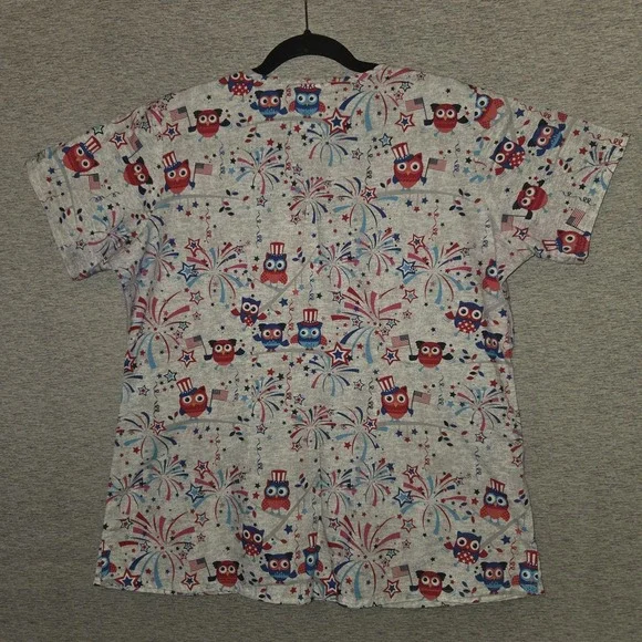 UA Scrubs Patriotic Scrub Top Women's Size Large Silver Shirt 4th Of July Owls - Picture 10 of 10